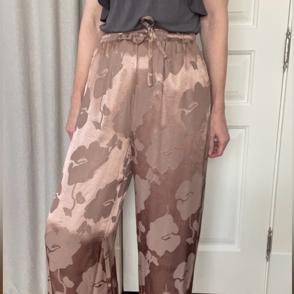 🇨🇦PAPER LABEL Poppy Silky Pants, Size S